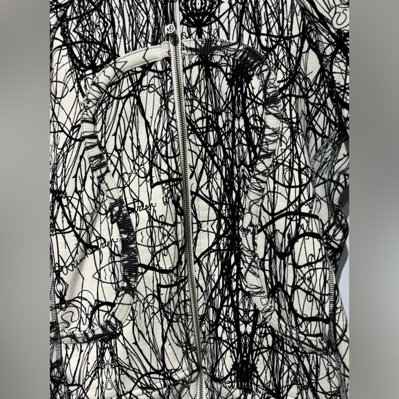 Lululemon Scuba Hoodie Black and White Scribble Print - Picture 4 of 7
